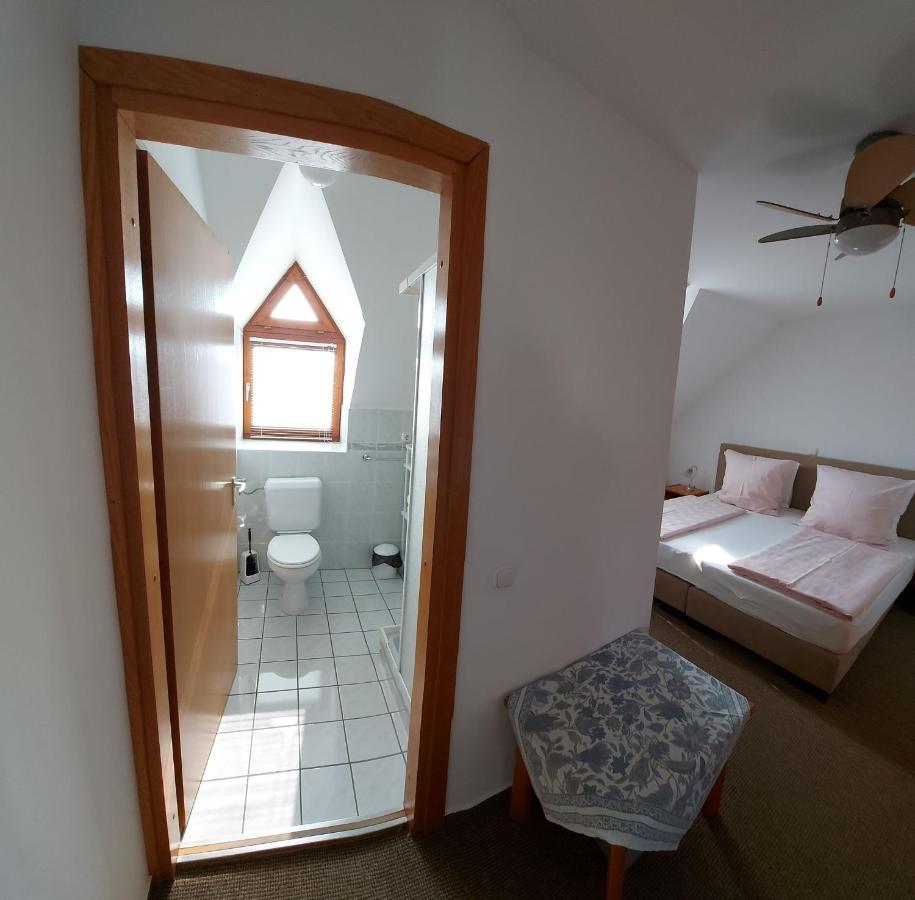Emil Porta Hotel Balatongyorok Exterior photo