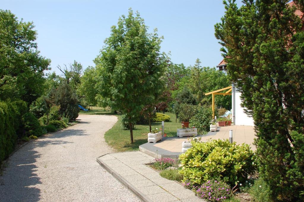 Emil Porta Hotel Balatongyorok Exterior photo